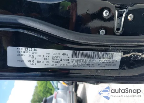 2019 Jeep Compass Latitude 4X4 z USA, uszkodzony, nr VIN 3C4NJDBB3KT648298